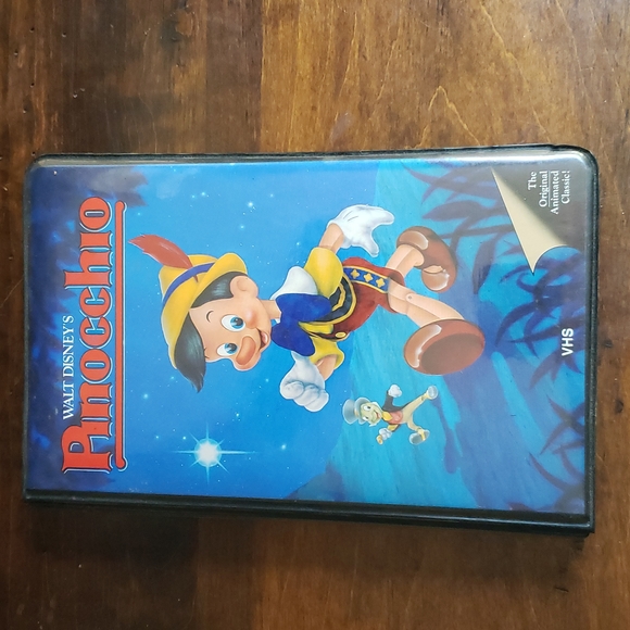 Disney Other - HOST PICK. Walt Disney's Pinocchio